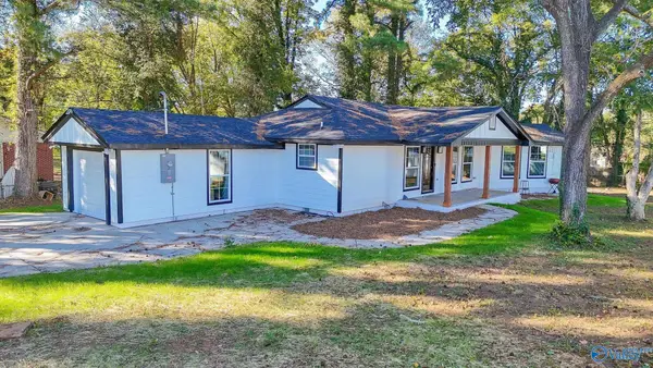 2712 Oaktree Lane, Huntsville, AL 35810