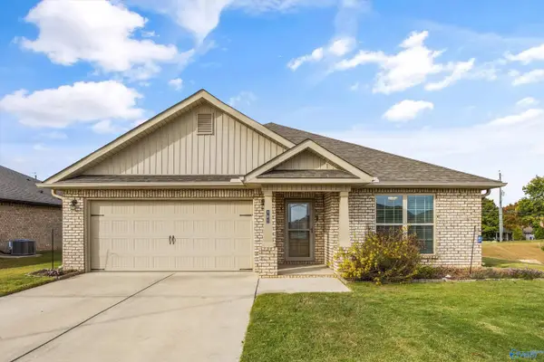 181 Cherry Laurel Drive, HAZEL GREEN, AL 35759