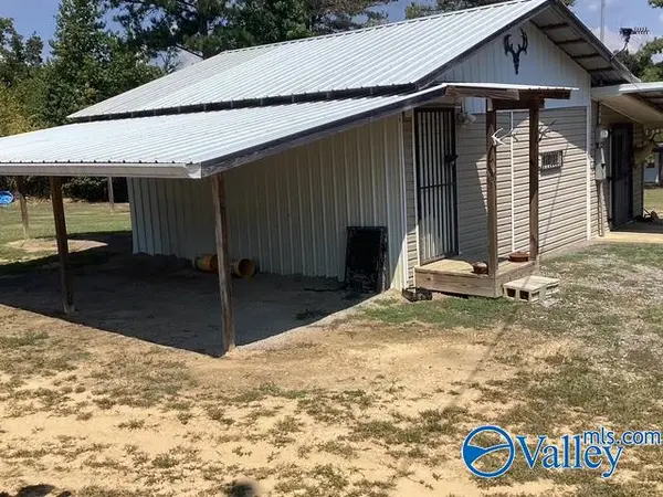 4937 County Road 70, SAND ROCK, AL 35983