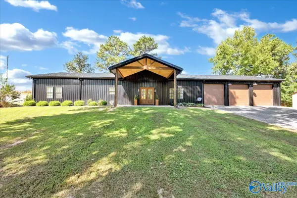 901 County Road 1621, CULLMAN, AL 35058