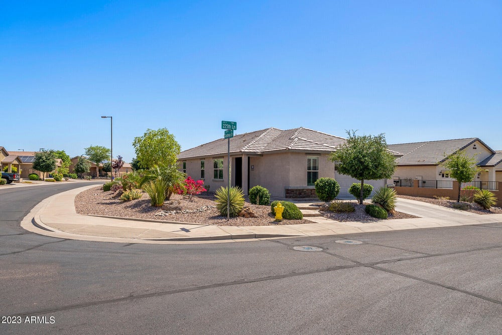 149 S 225th Lane, Buckeye, AZ 85326 BHGRE