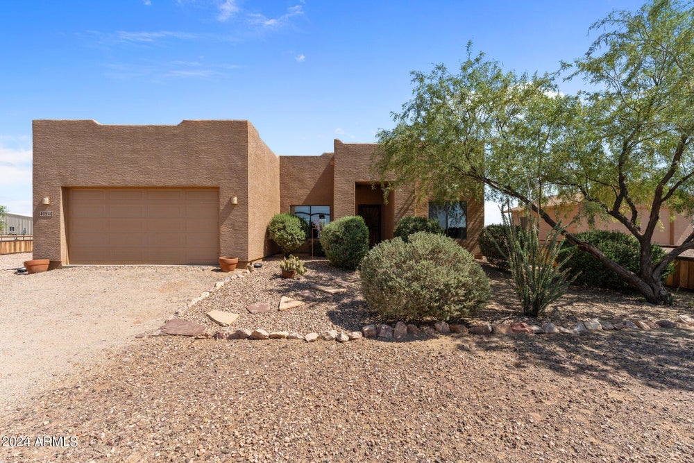 48940 W Long Rifle Road, Aguila, AZ 85320 BHGRE