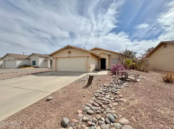 8977 W Pineveta Drive, Arizona City, AZ 85123