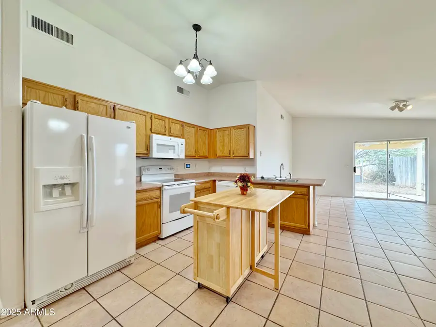 8977 W Pineveta Drive, Arizona City, AZ 85123 - Image #3