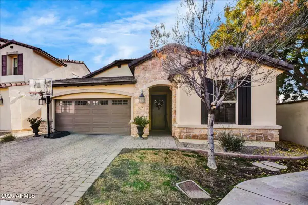 7 E Laurie Lane, Phoenix, AZ 85020