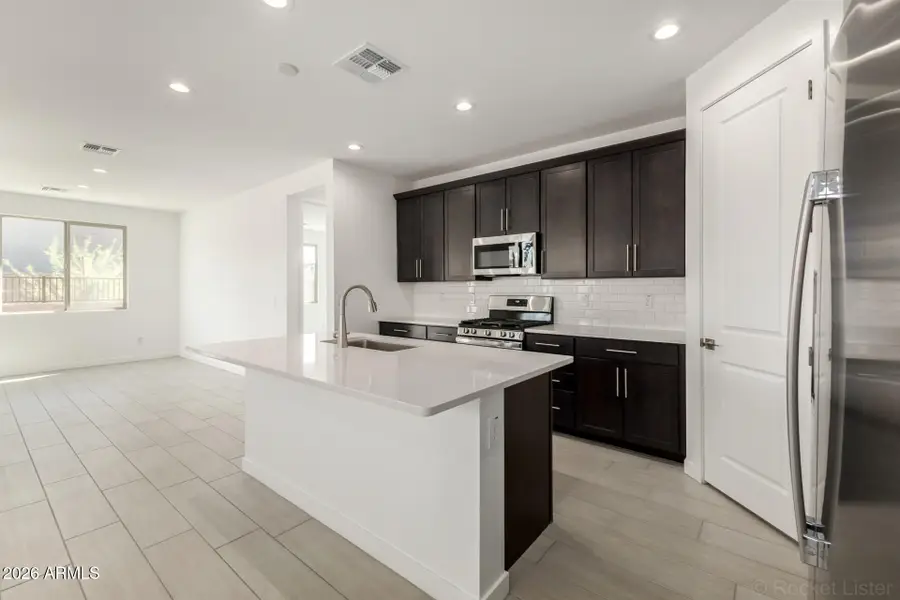 8713 S 170th Avenue, Goodyear, AZ 85338 - #2