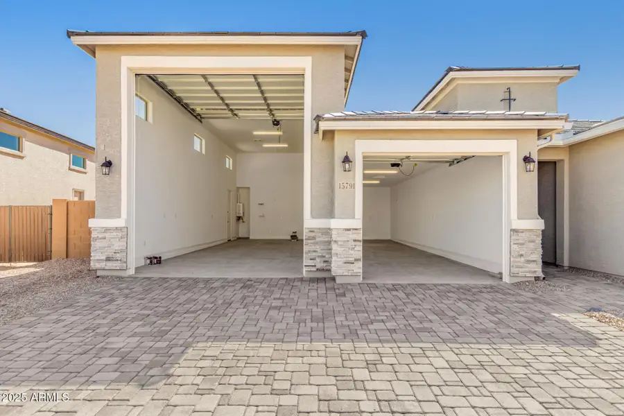 15791 W Desert Hollow Drive, Surprise, AZ 85387 - Image #2