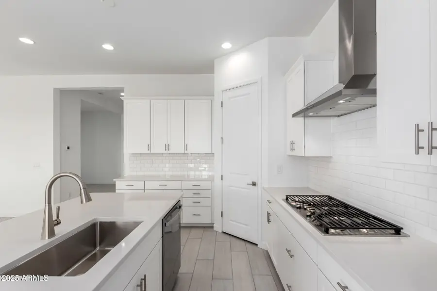 16955 W Desert Lane, Goodyear, AZ 85338 - Image #3