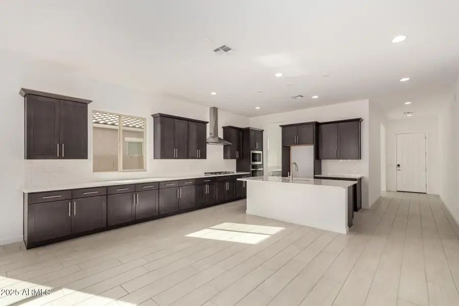 18185 W Watkins Street, Goodyear, AZ 85338 - Image #2