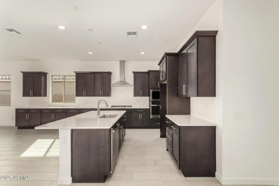 18185 W Watkins Street, Goodyear, AZ 85338 - Image #3