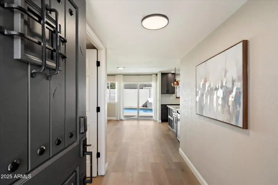 8716 E Mitchell Drive, Scottsdale, AZ 85251 - Image #2