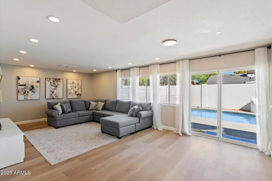 8716 E Mitchell Drive, Scottsdale, AZ 85251 - Image #3