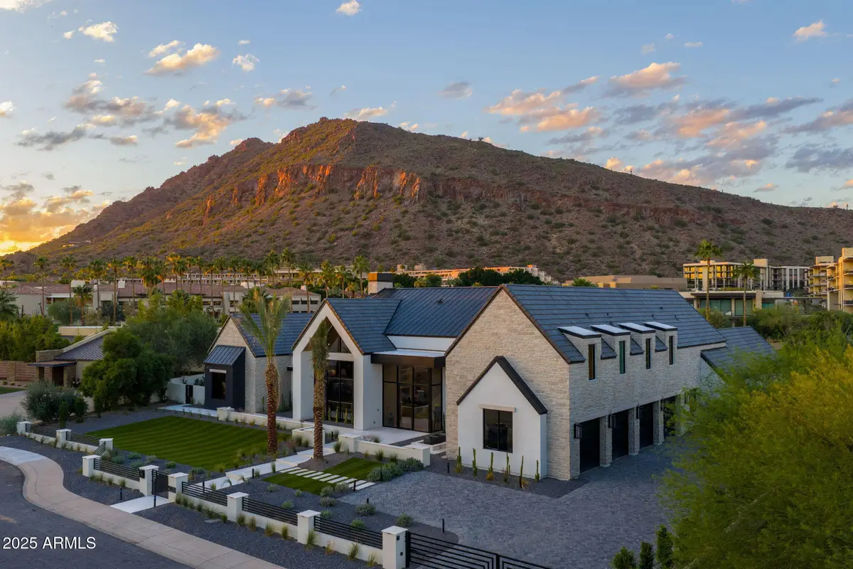 6230 E Hillcrest Boulevard, Phoenix, AZ 85251 - Image #1