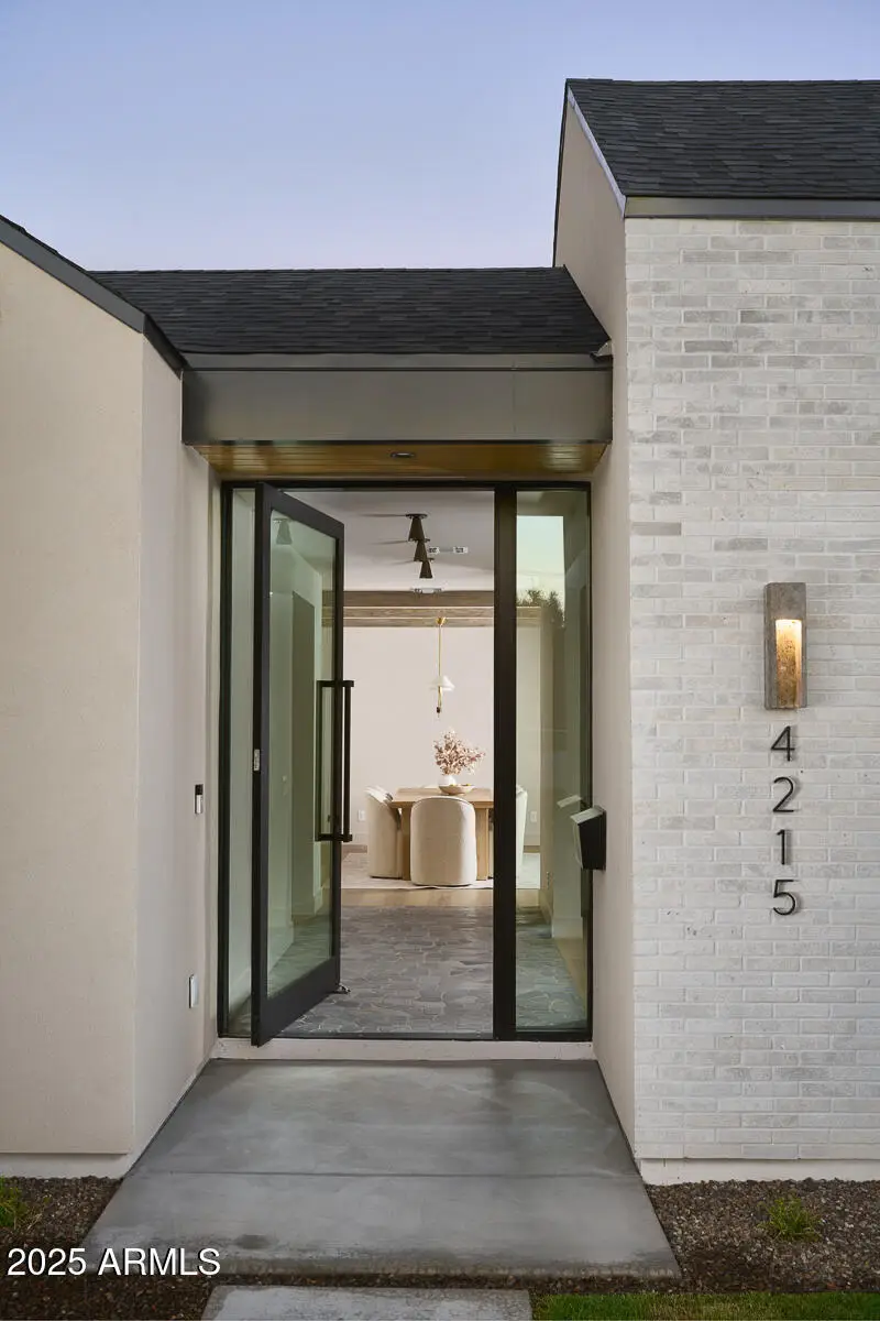 4215 N 34th Street, Phoenix, AZ 85018 - Image #2