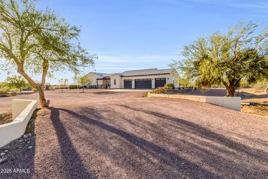 21736 W Desert Mirage Drive, Wittmann, AZ 85361 - Image #2