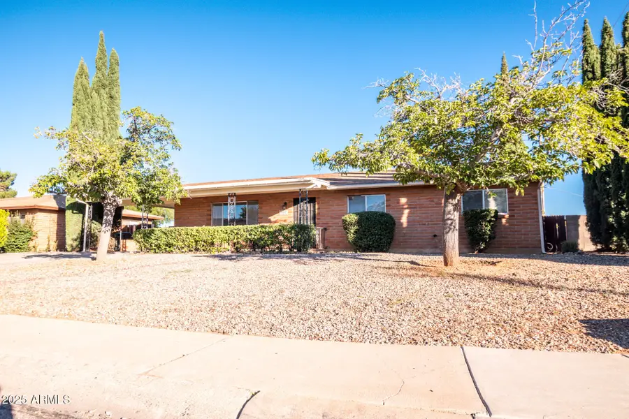 597 Hegge Drive, Sierra Vista, AZ 85635 - Image #2