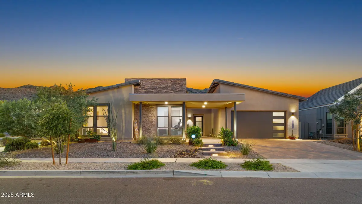 1353 E Paseo Way, Phoenix, AZ 85042 - Image #1