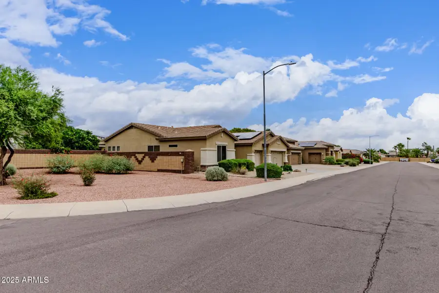 16846 W Halifax Street, Surprise, AZ 85374 - Image #2