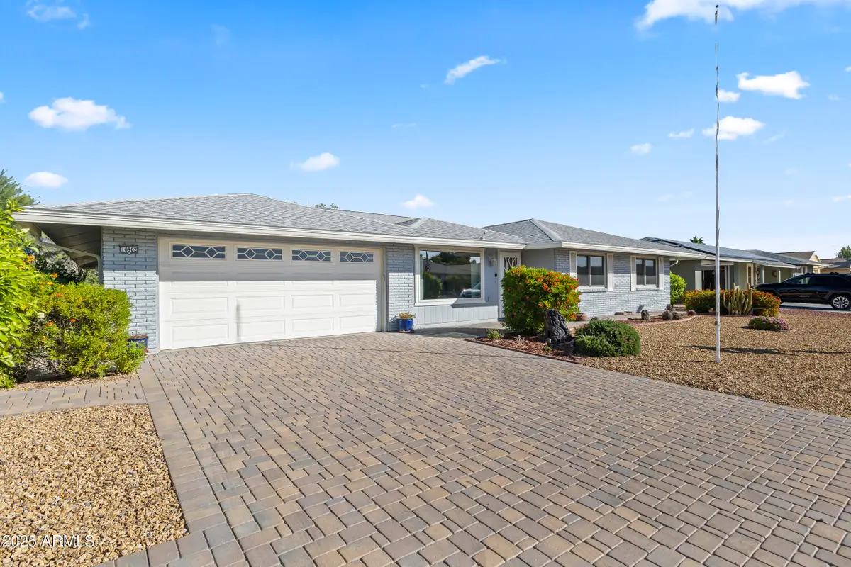 10902 W Brookside Drive, Sun City, AZ 85351 - Image #1