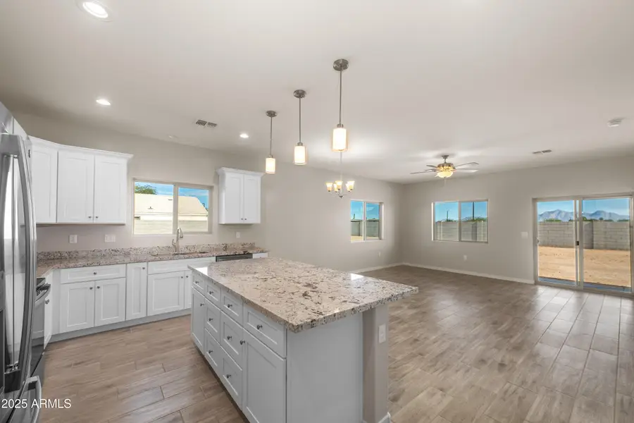 10582 W Buena Vista Drive, Arizona City, AZ 85123 - Image #2