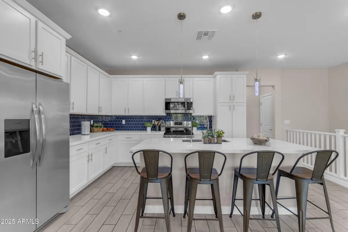 155 N Lakeview Boulevard #204, Chandler, AZ 85225 - Image #1