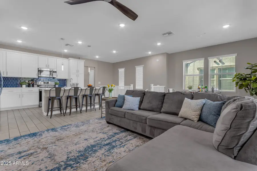 155 N Lakeview Boulevard #204, Chandler, AZ 85225 - Image #2