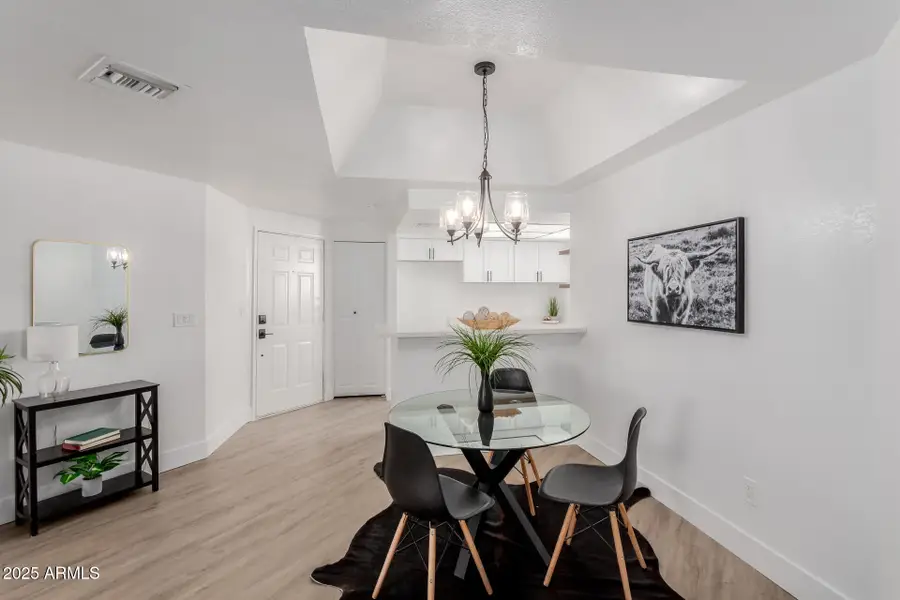 1352 E Highland Avenue #206, Phoenix, AZ 85014 - Image #3