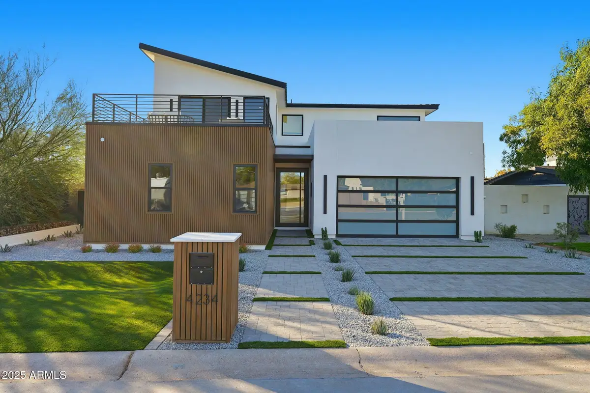 4234 N 42nd Place, Phoenix, AZ 85018 - Image #1