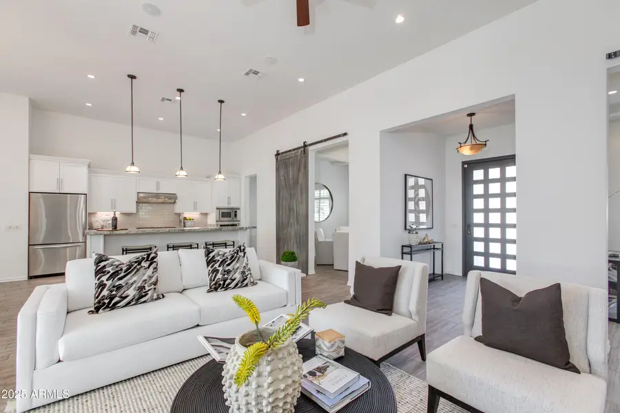 4059 E Whitton Avenue, Phoenix, AZ 85018 - Image #2