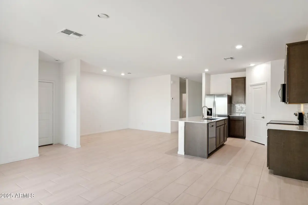 25434 W Fraktur Road, Buckeye, AZ 85326 - Image #1