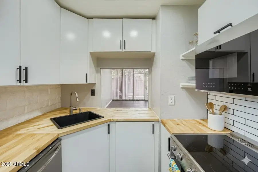 3002 N 32nd Street #13, Phoenix, AZ 85018 - Image #3