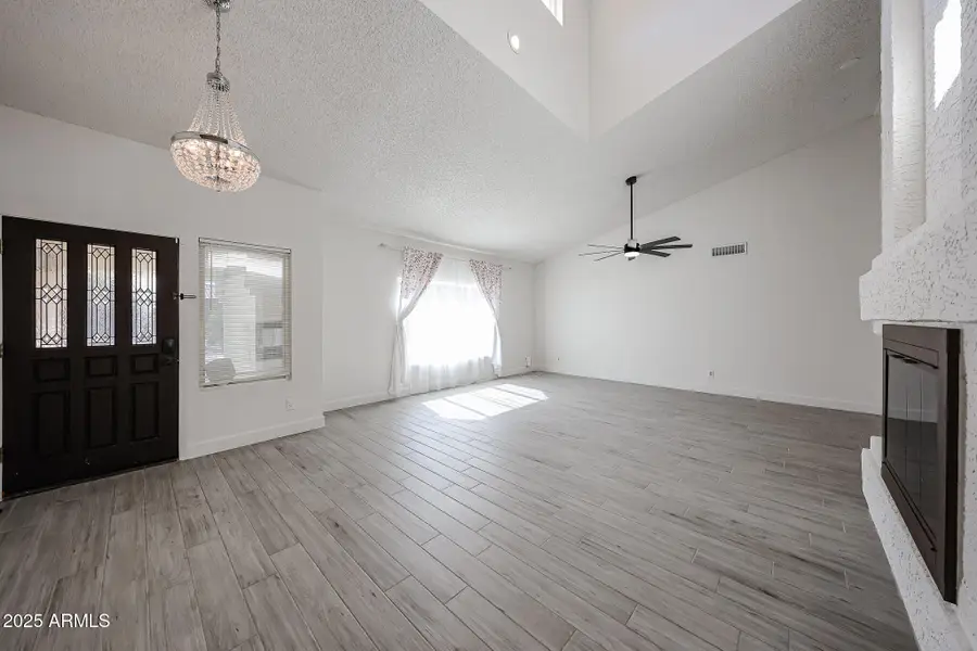 10572 E Bella Vista Drive, Scottsdale, AZ 85258 - Image #2