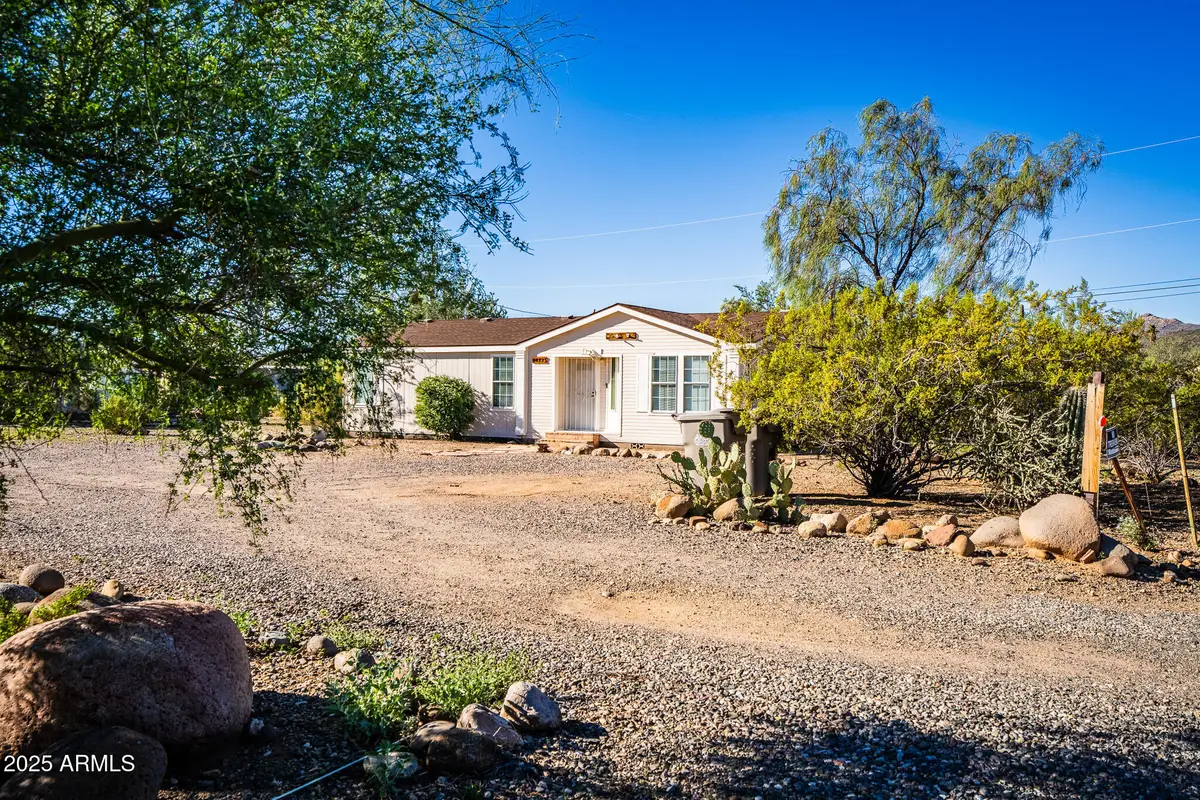 19275 E Saguaro Drive, Black Canyon City, AZ 85324 - Image #1