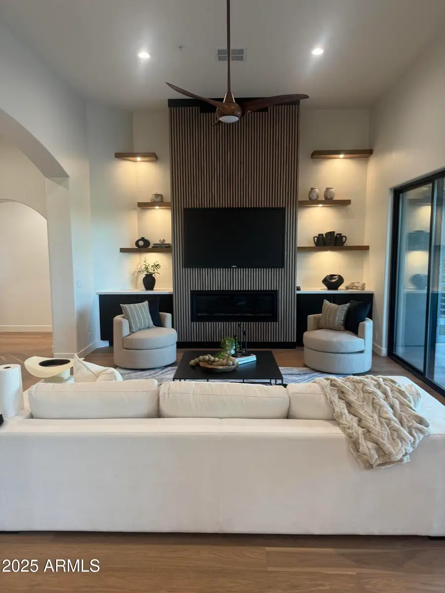 6109 E Brilliant Sky Drive, Deer Valley, AZ 85266 - Image #3