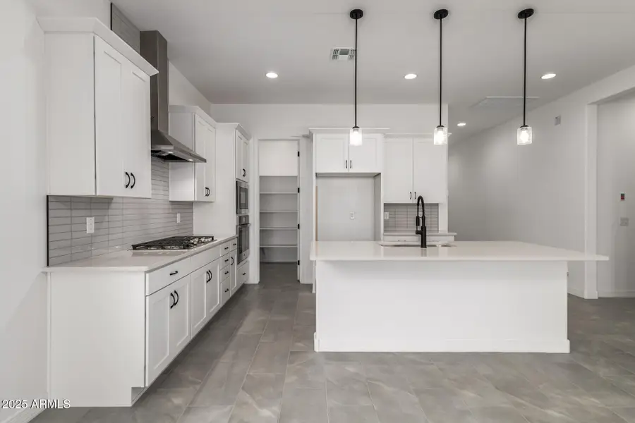 11662 W Luxton Lane, Avondale, AZ 85323 - Image #2