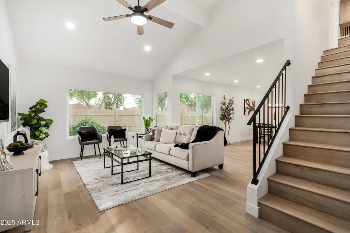 2415 W Greenway Road #6, Phoenix, AZ 85023 - Image #1