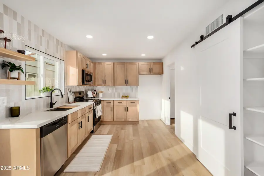 2415 W Greenway Road #6, Phoenix, AZ 85023 - Image #2