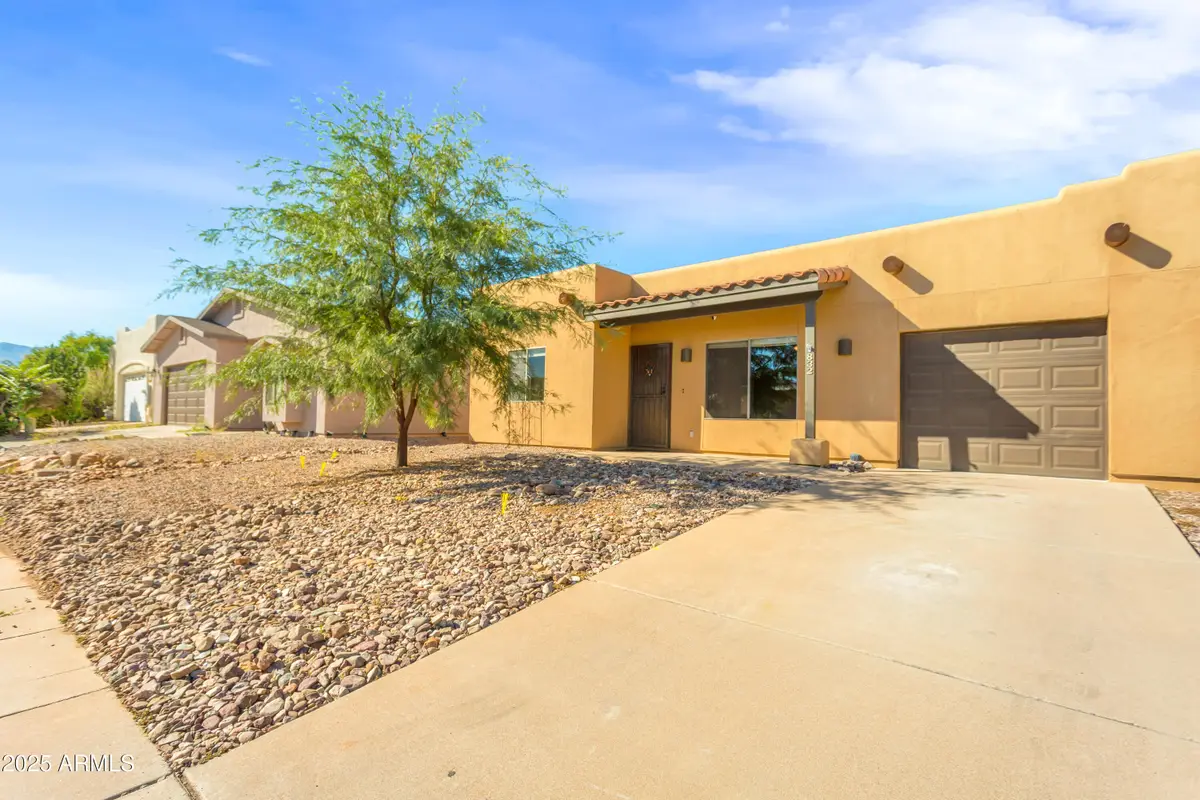 832 Four Winds Circle, Sierra Vista, AZ 85635 - Image #1