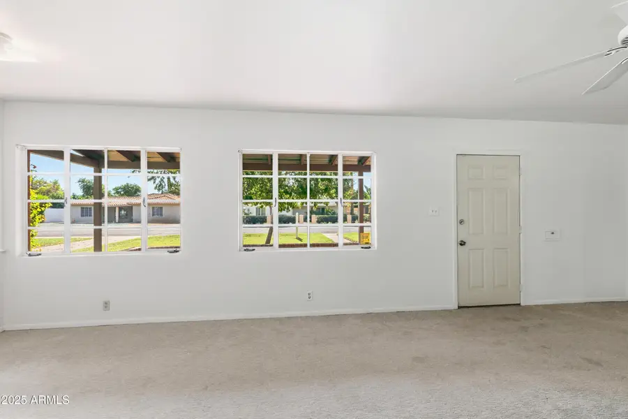 330 E Medlock Drive, Phoenix, AZ 85012 - Image #3