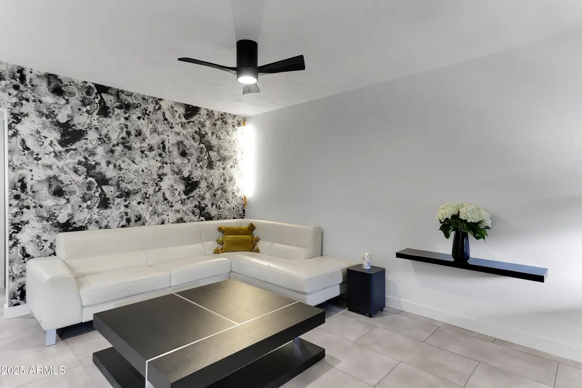 2228 E Campbell Avenue #205, Phoenix, AZ 85016 - Image #1