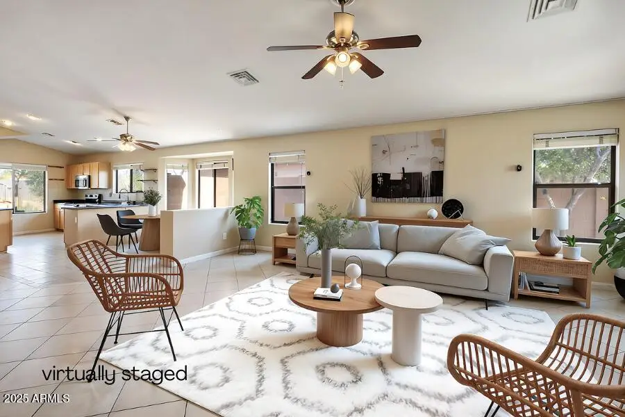 2121 W Saint Charles Avenue, Phoenix, AZ 85041 - Image #3