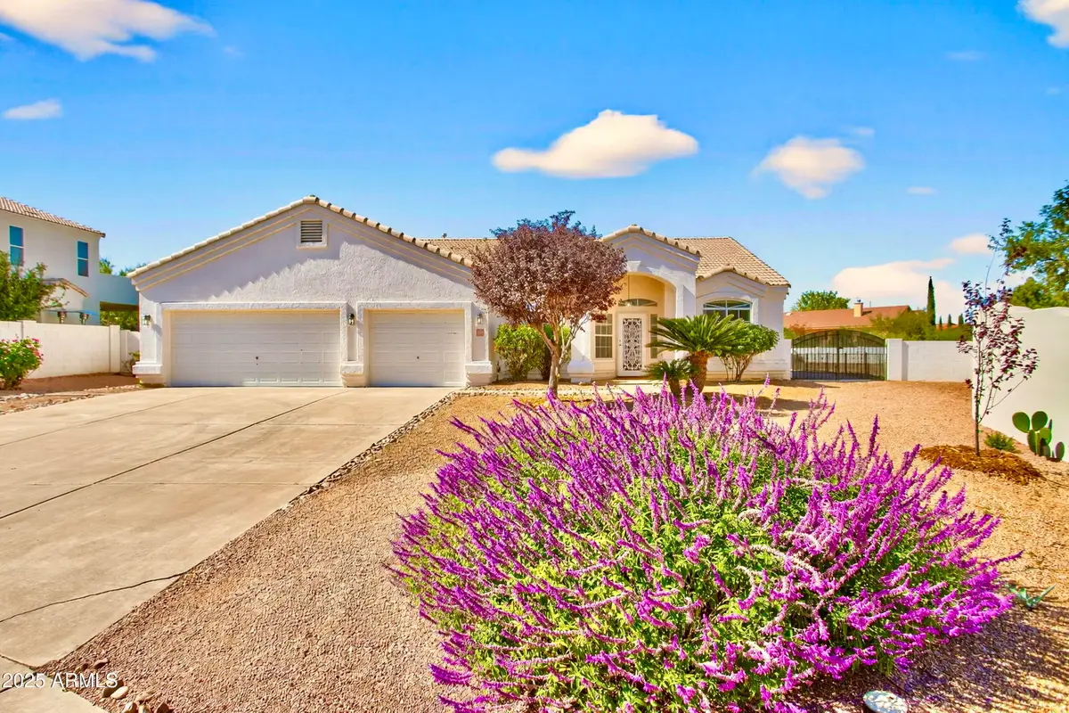 2044 Skyline Court, Sierra Vista, AZ 85635 - Image #1