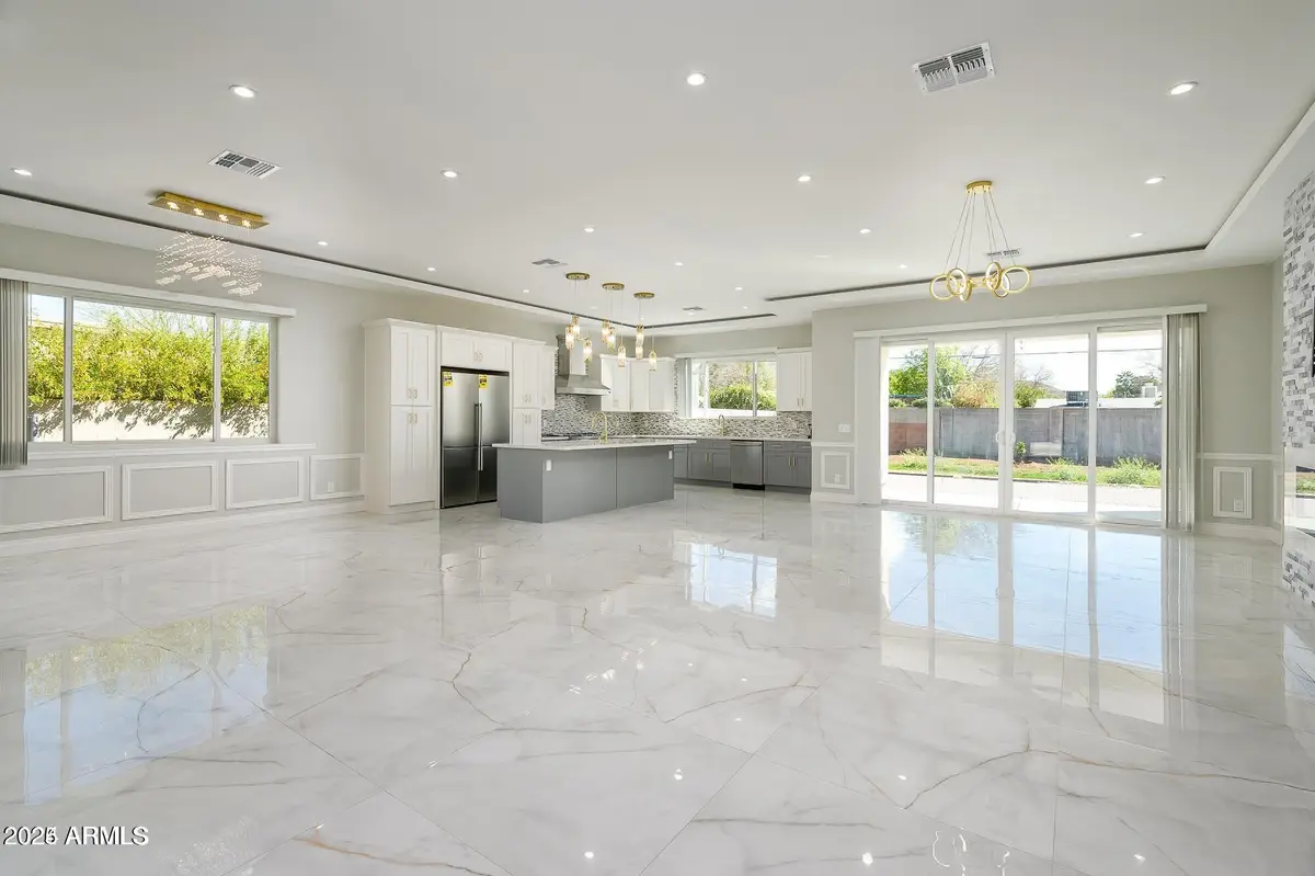 6729 N 13th Street, Phoenix, AZ 85014 - Image #1