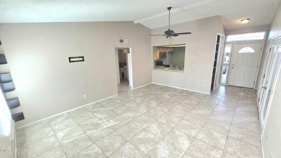 2506 W Caribbean Lane #10, Phoenix, AZ 85023 - Image #2