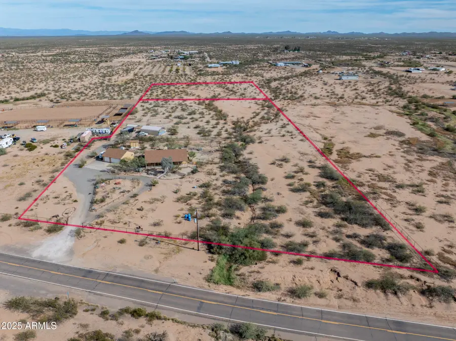 52019 N Forepaugh Peak Road, Wickenburg, AZ 85390 - Image #3