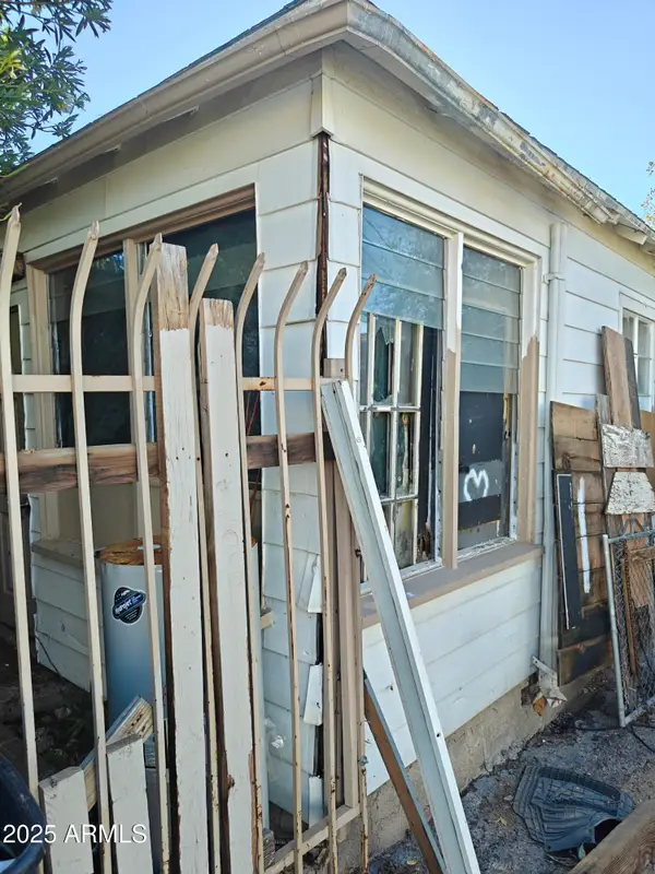 178 180 182 South Cedar Avenue, Miami, AZ 85539