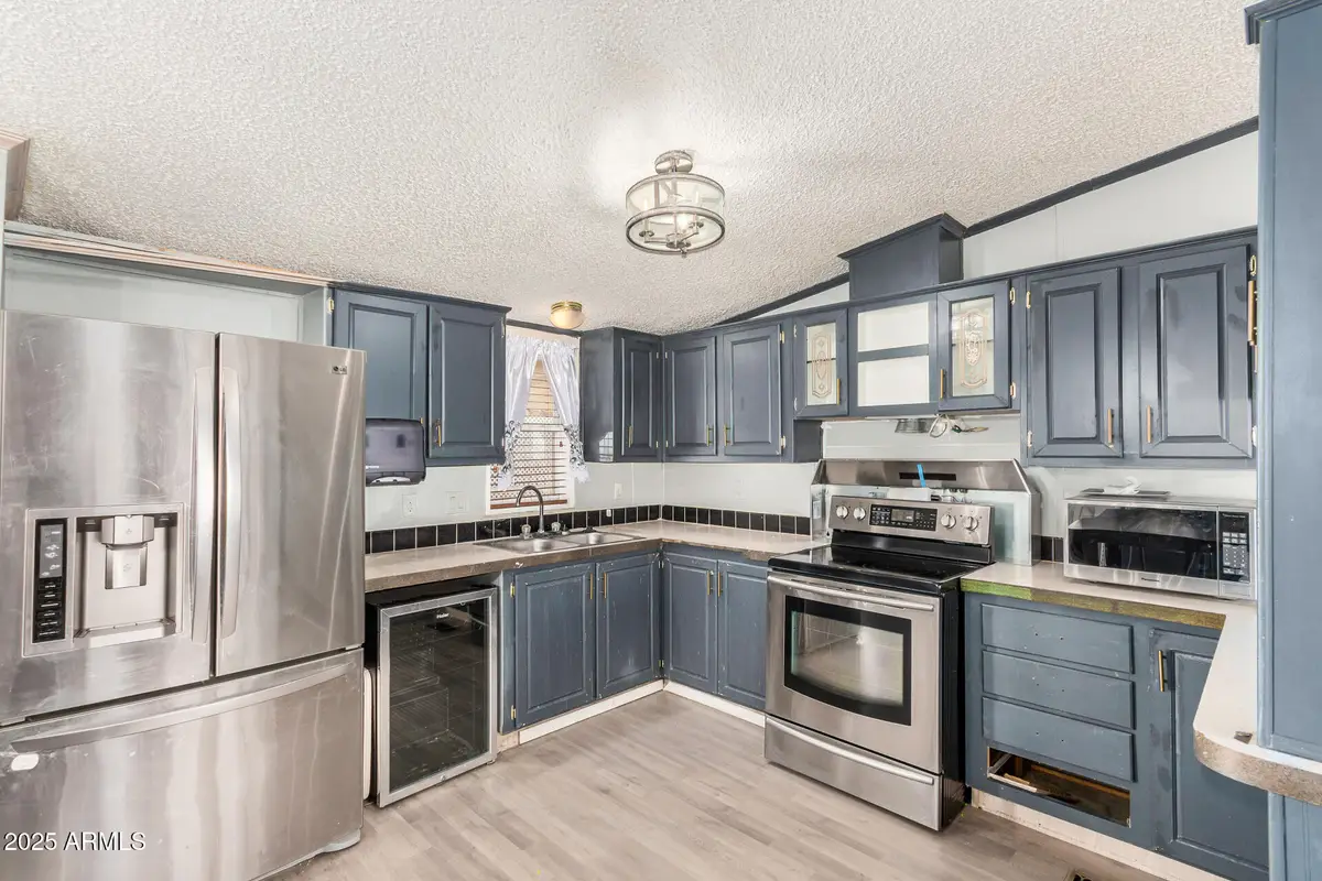 1110 W Kachina Trail, Phoenix, AZ 85041 - Image #1