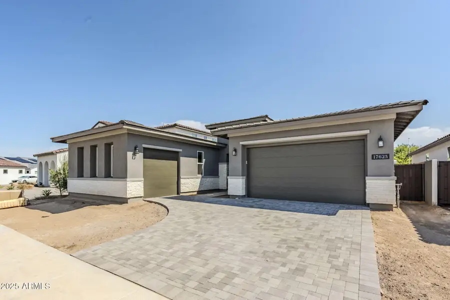 17625 W Crawfordsville Drive, Surprise, AZ 85388 - Image #2