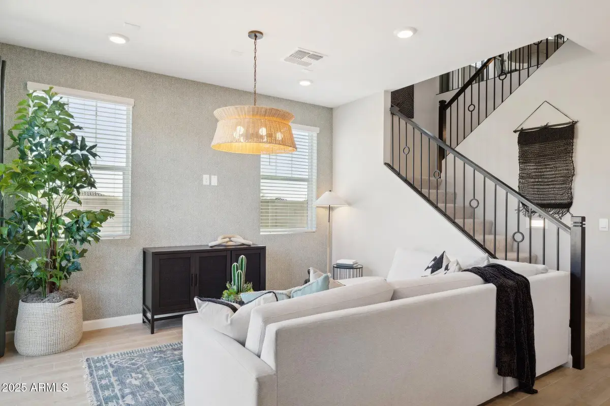 5878 E Zachary Drive, Phoenix, AZ 85054 - Image #1