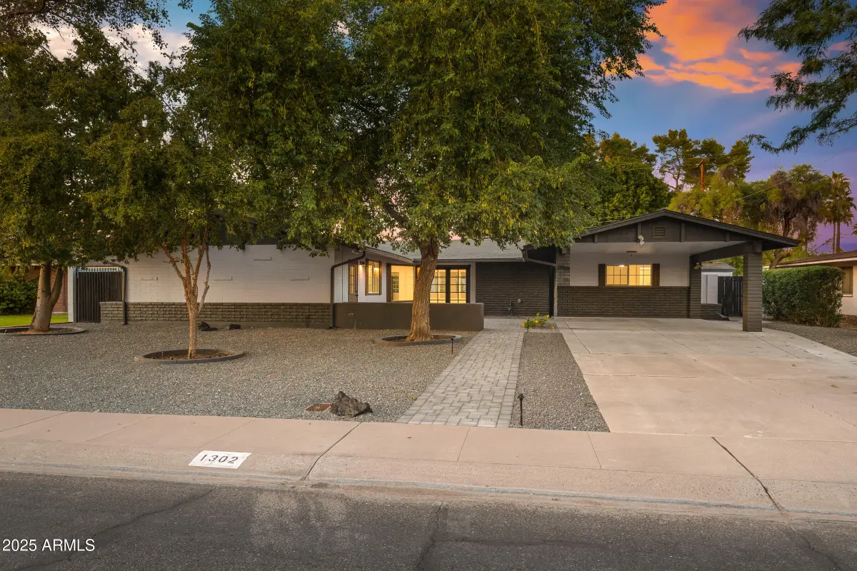 1302 W Golden Lane, Phoenix, AZ 85021 - Image #1